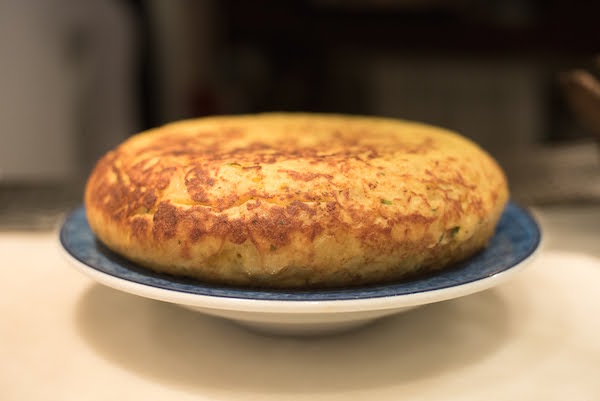 One of our favorite street foods in Barcelona is a classic: the tortilla de patatas.