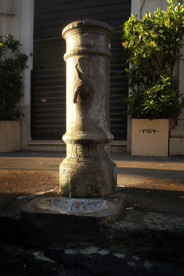 Nasone drinking fountain in Rome